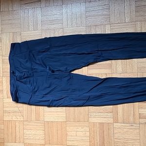 Lululemon athletica size 8 fast and free leggings in True Navy color